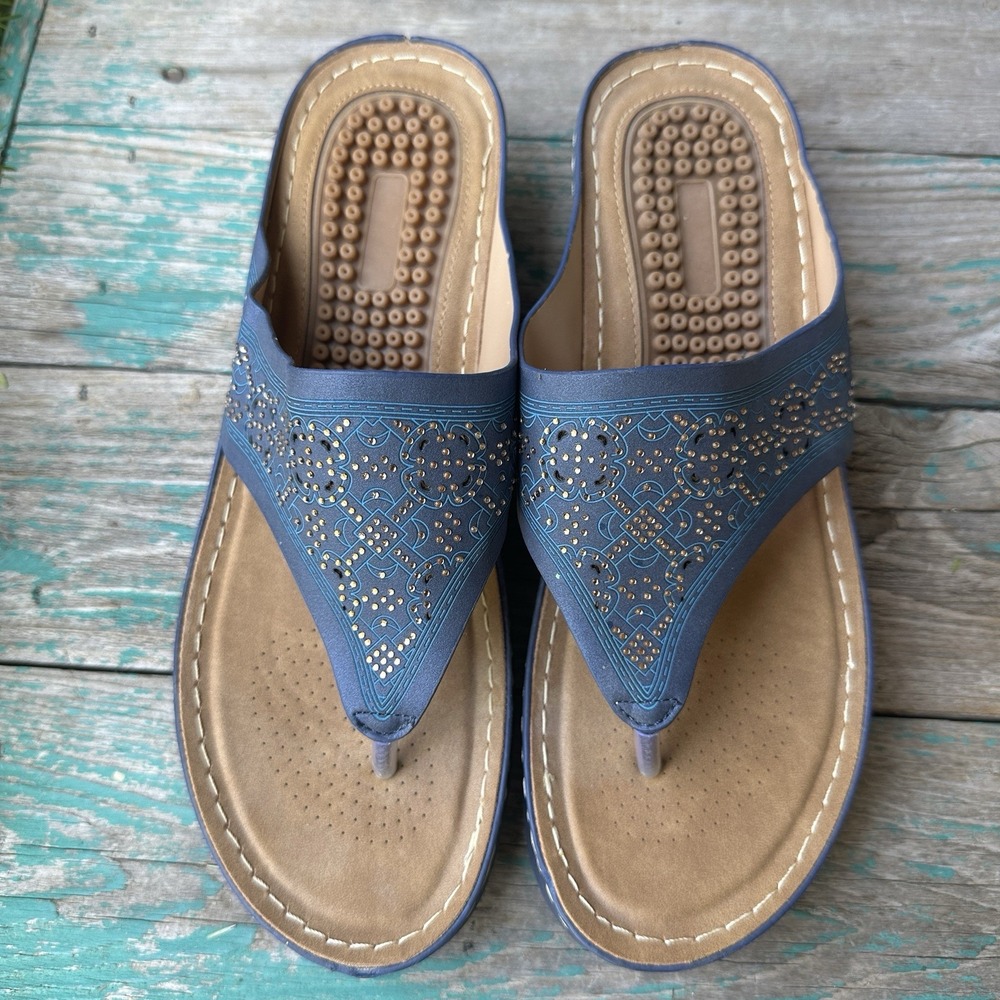 Ecetana Casual Wedge‎ Women's Size 8 Sandals Vegan Leather Blue Gold Tone Accent